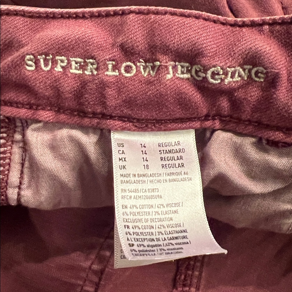 American Eagle Burgundy Super Low Jegging  Jeans, Sz 14 - Picture 6 of 6